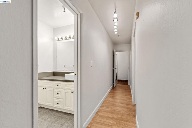 771 Kingston Ave 104, Oakland, CA 94611