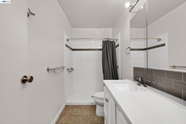 771 Kingston Ave 104, Oakland, CA 94611