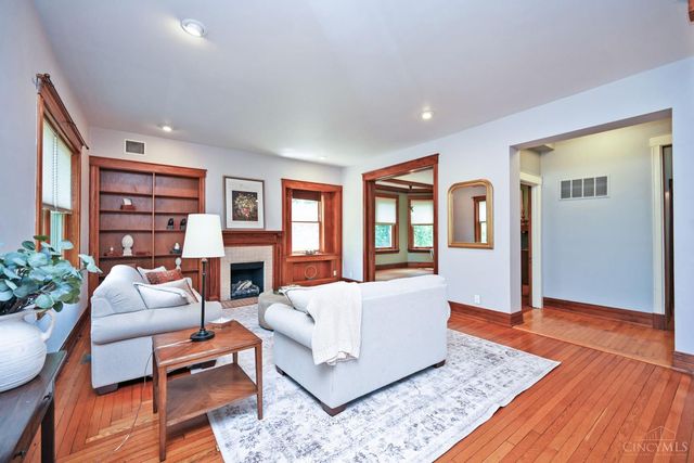 3321 Morrison Avenue, Cincinnati, OH 45220