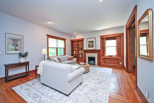3321 Morrison Avenue, Cincinnati, OH 45220