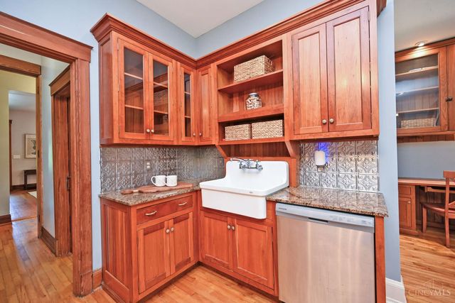 3321 Morrison Avenue, Cincinnati, OH 45220