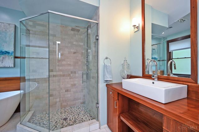 3321 Morrison Avenue, Cincinnati, OH 45220