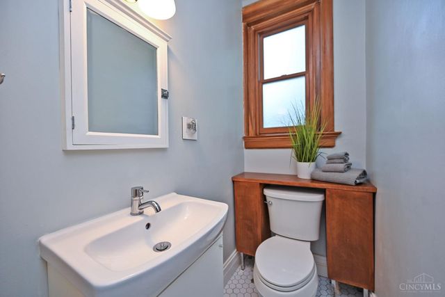 3321 Morrison Avenue, Cincinnati, OH 45220