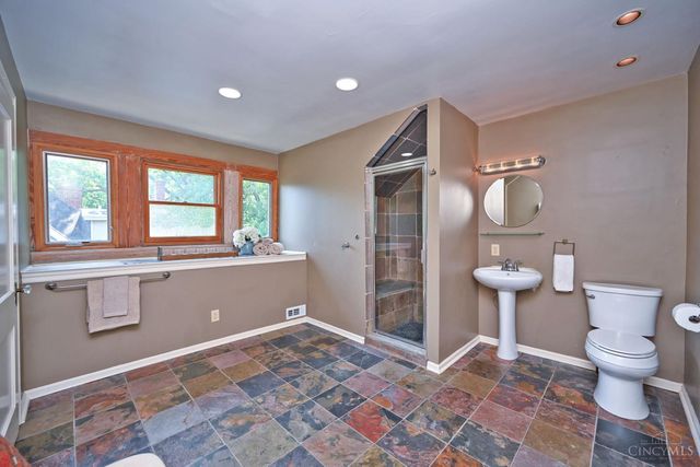 3321 Morrison Avenue, Cincinnati, OH 45220