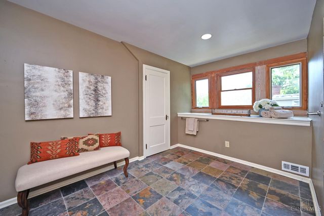3321 Morrison Avenue, Cincinnati, OH 45220