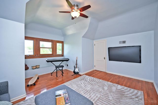 3321 Morrison Avenue, Cincinnati, OH 45220