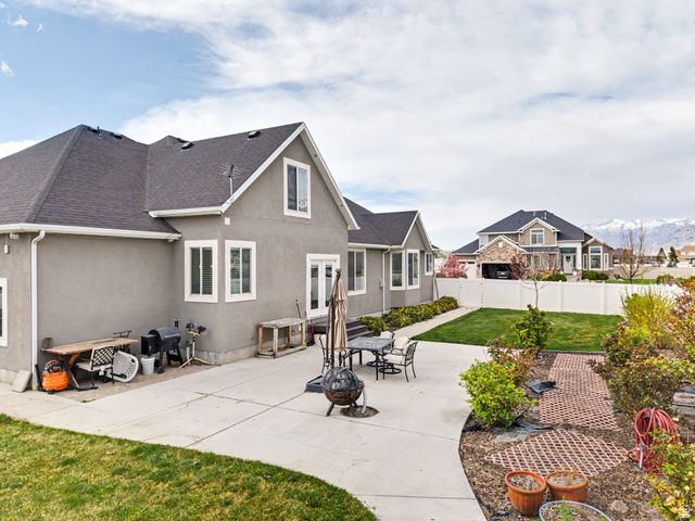 83 N SUNSET DR, Vineyard, UT 84059