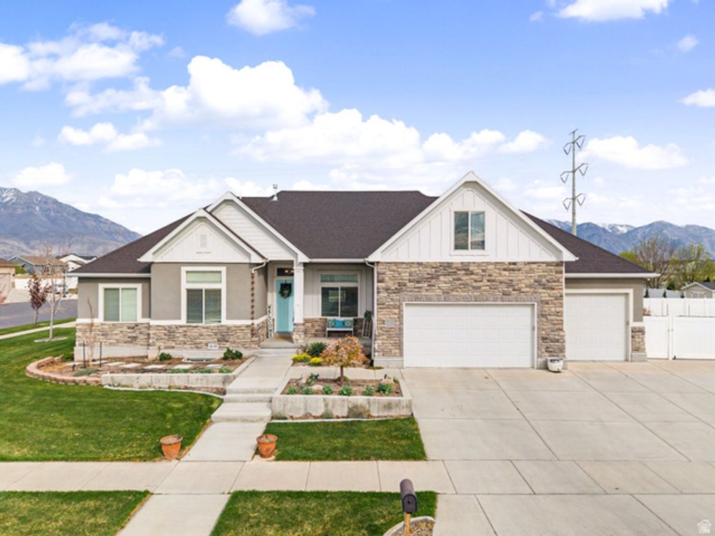 83 N SUNSET DR, Vineyard, UT 84059