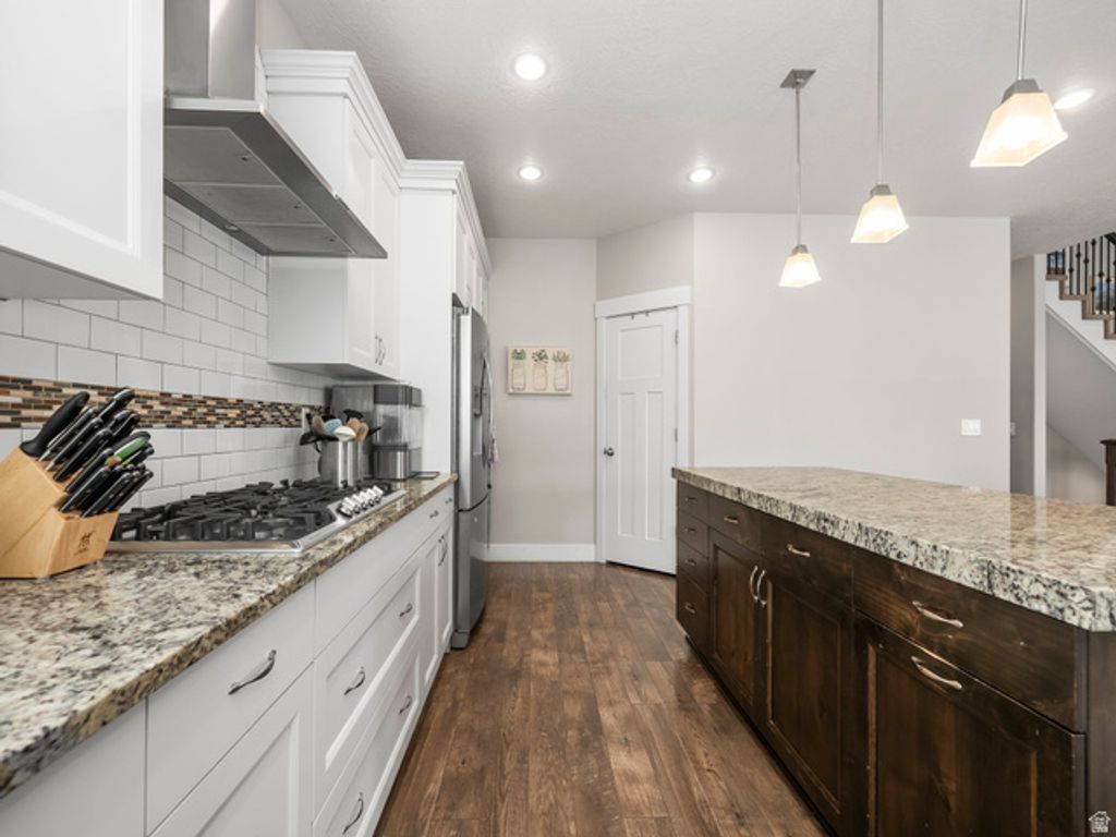 Image 11 of property listing at 83 N SUNSET DR, Vineyard, UT 84059