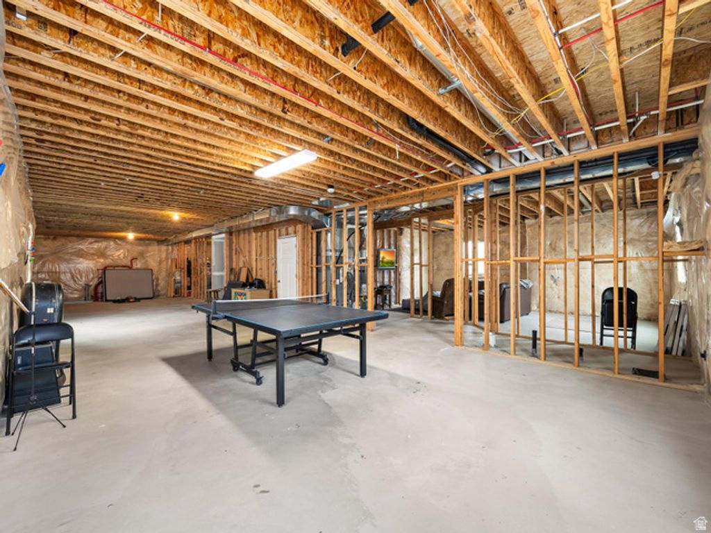 Image 27 of property listing at 83 N SUNSET DR, Vineyard, UT 84059