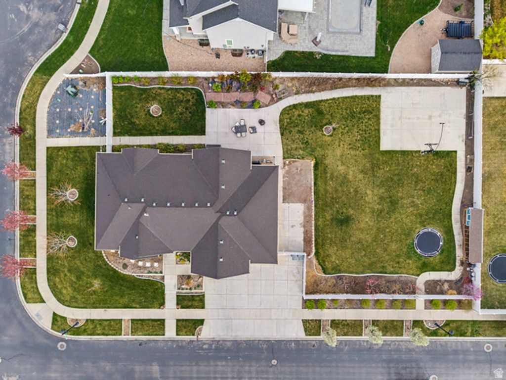 Image 29 of property listing at 83 N SUNSET DR, Vineyard, UT 84059