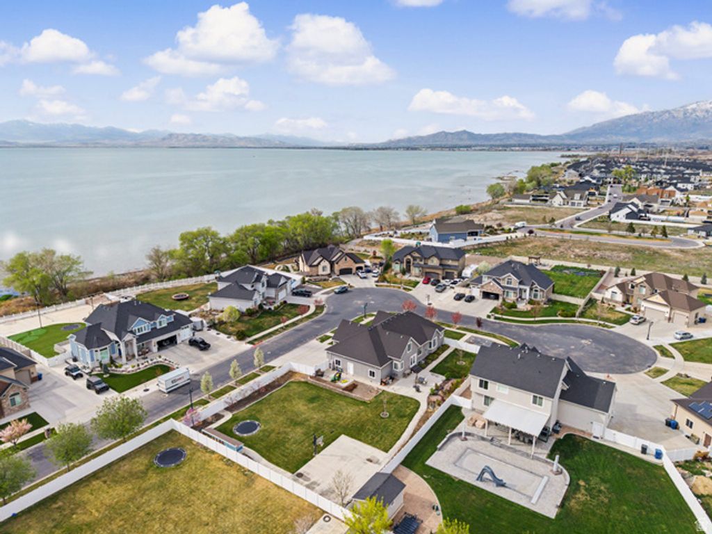 Image 31 of property listing at 83 N SUNSET DR, Vineyard, UT 84059