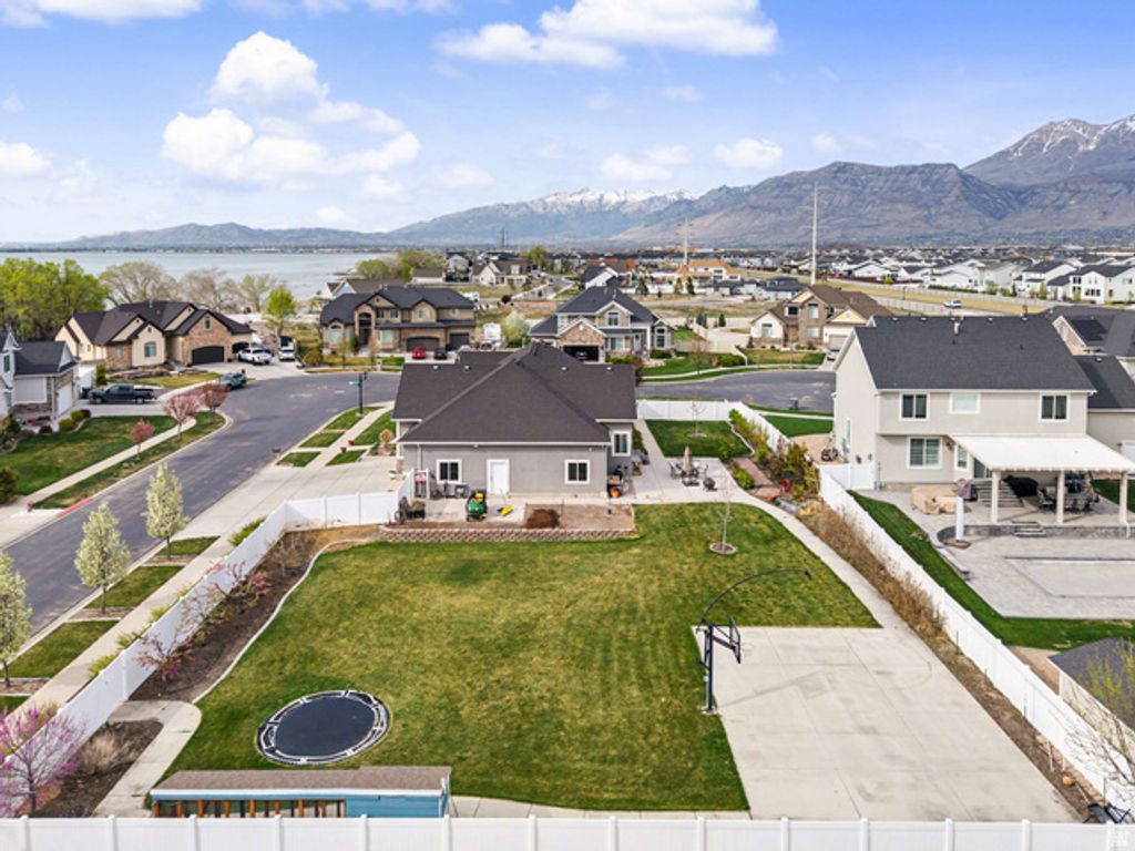 Image 32 of property listing at 83 N SUNSET DR, Vineyard, UT 84059