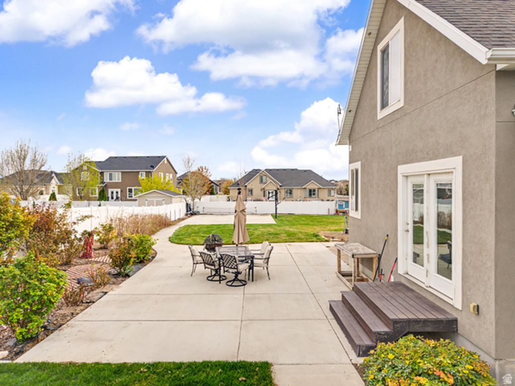 Image 36 of property listing at 83 N SUNSET DR, Vineyard, UT 84059