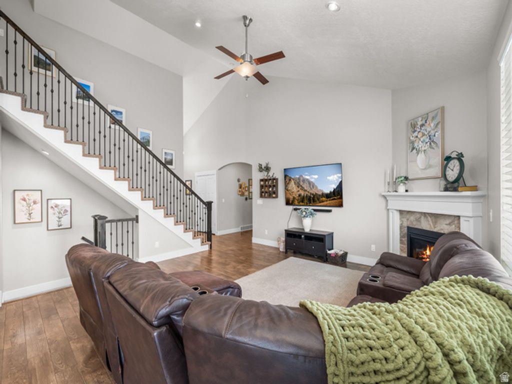 Image 8 of property listing at 83 N SUNSET DR, Vineyard, UT 84059