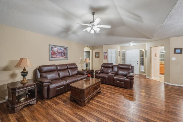 12619 Hackberry Drive, Willis, TX 77318