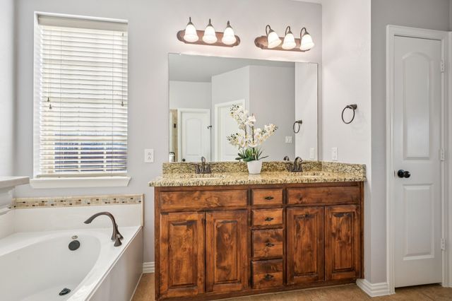 520 Eastland Drive, Lewisville, TX 75056