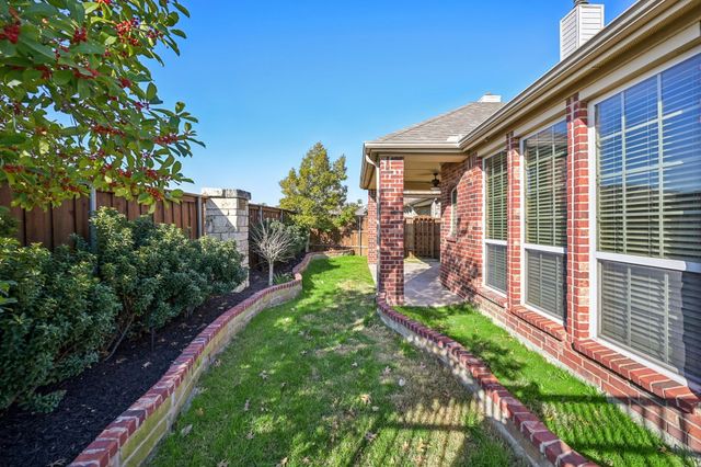 520 Eastland Drive, Lewisville, TX 75056