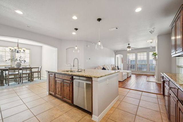 520 Eastland Drive, Lewisville, TX 75056