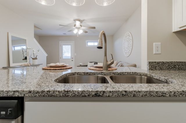 1000 Henry Place Blvd Unit 807, Clarksville, TN 37042