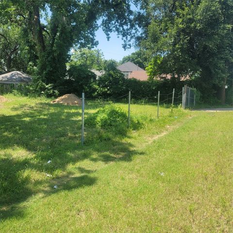 1715 Garden Drive, Dallas, TX 75215