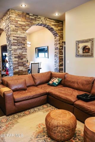 1460 Pioneer Ridge Drive, El Paso, TX 79912