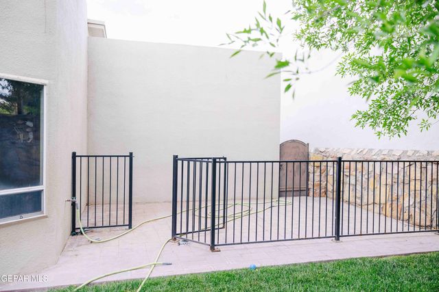 1460 Pioneer Ridge Drive, El Paso, TX 79912