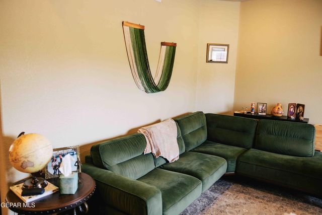 1460 Pioneer Ridge Drive, El Paso, TX 79912