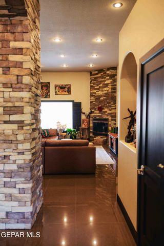 1460 Pioneer Ridge Drive, El Paso, TX 79912