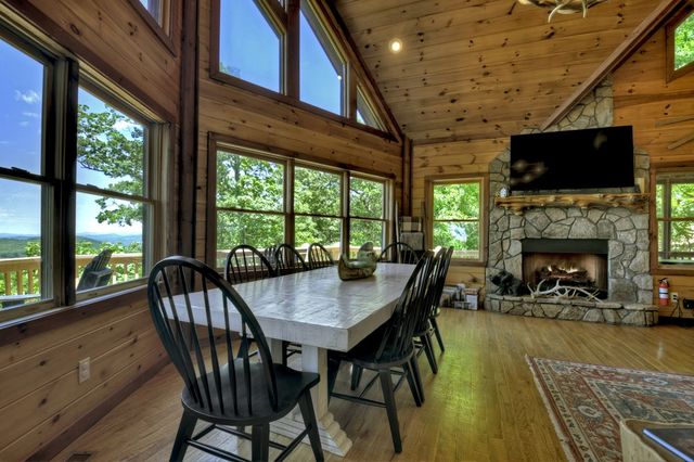 305 Enchanting Circle, Morganton, GA 30560