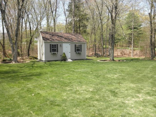 236 Cumberland Ave, North Attleboro, MA 02760