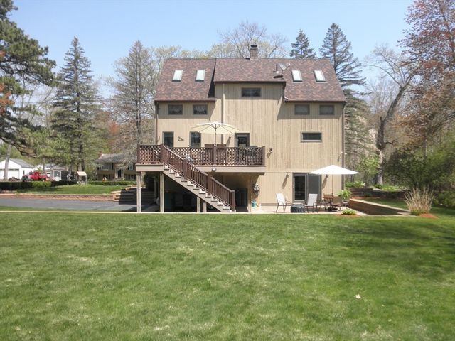 236 Cumberland Ave, North Attleboro, MA 02760