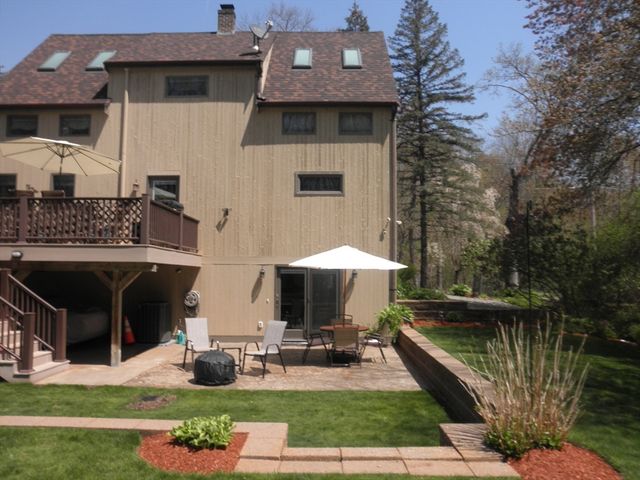236 Cumberland Ave, North Attleboro, MA 02760