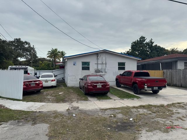 5752 NW 1st Ave, Miami, FL 33127