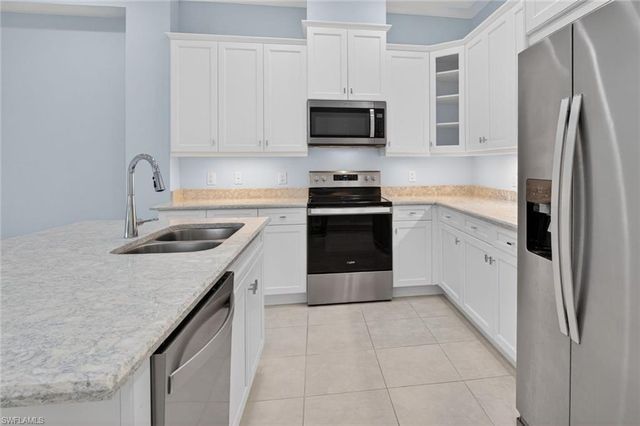 8813 Yucatan CT, Naples, FL 34112