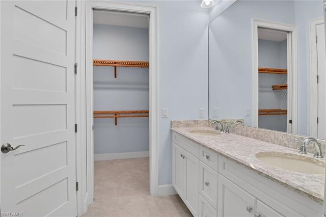 8813 Yucatan CT, Naples, FL 34112