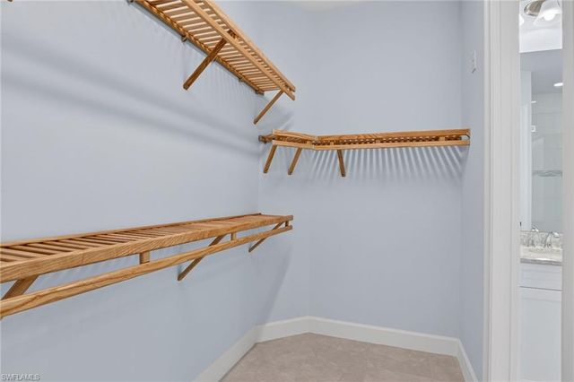 8813 Yucatan CT, Naples, FL 34112