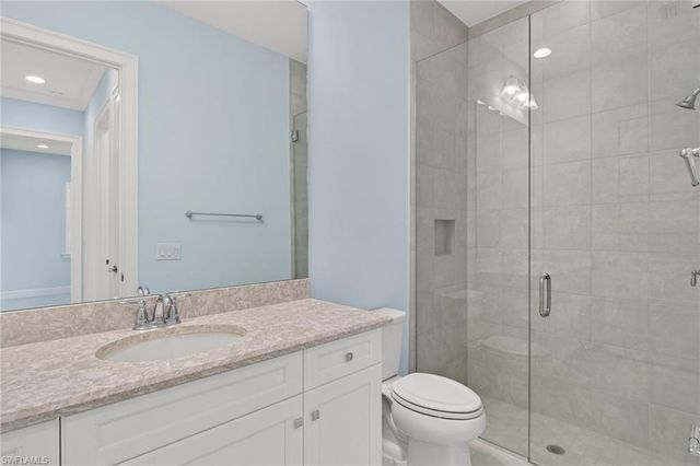 8813 Yucatan CT, Naples, FL 34112