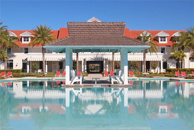 8813 Yucatan CT, Naples, FL 34112