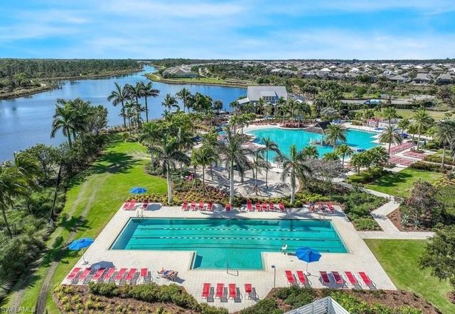 8813 Yucatan CT, Naples, FL 34112