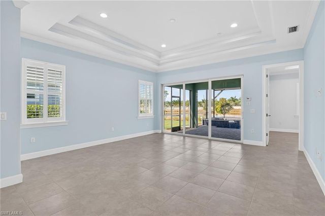 8813 Yucatan CT, Naples, FL 34112