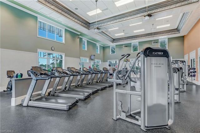 8813 Yucatan CT, Naples, FL 34112