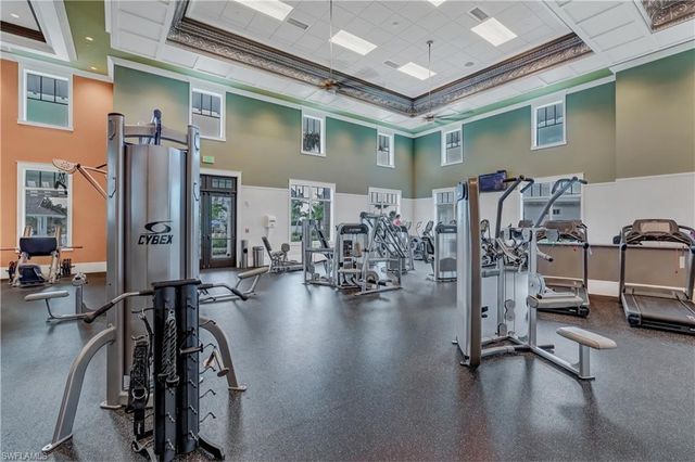 8813 Yucatan CT, Naples, FL 34112