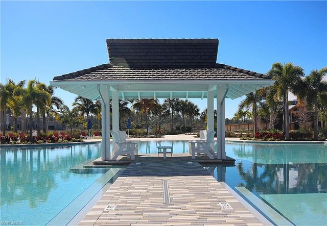 8813 Yucatan CT, Naples, FL 34112