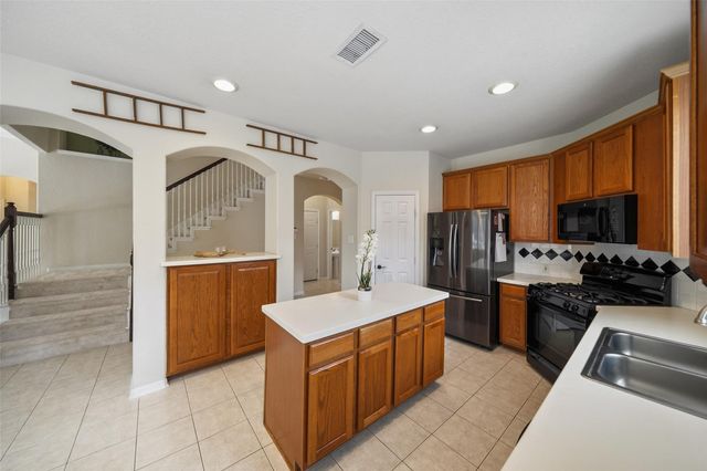 122 W Russet Grove Circle, The Woodlands, TX 77384