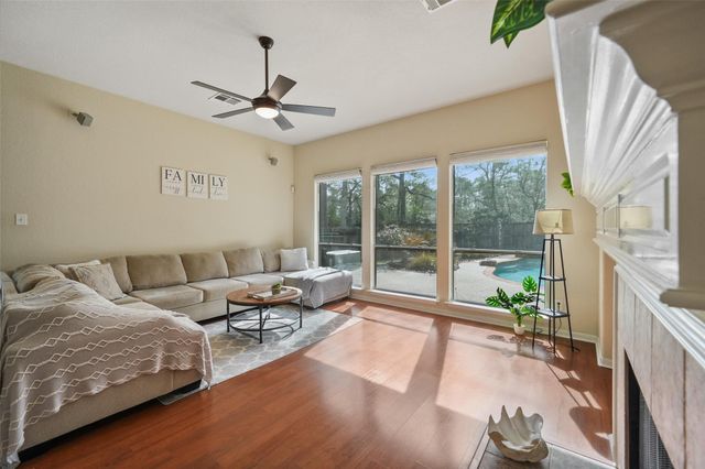 122 W Russet Grove Circle, The Woodlands, TX 77384