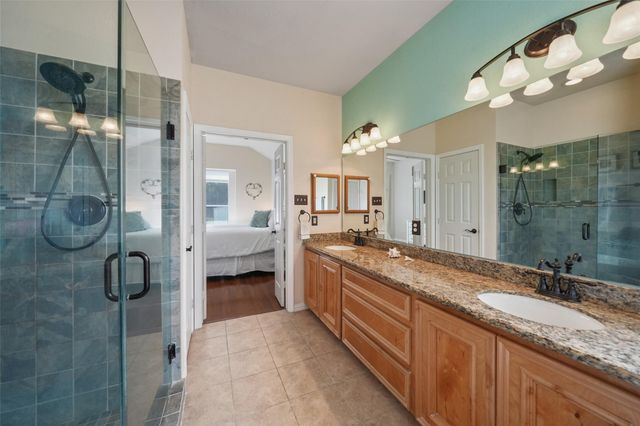 122 W Russet Grove Circle, The Woodlands, TX 77384