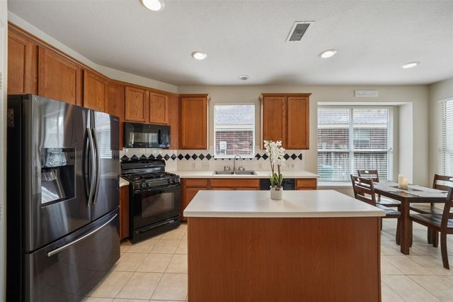 122 W Russet Grove Circle, The Woodlands, TX 77384