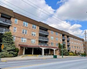 360 Central Avenue 415, Lawrence, NY 11559