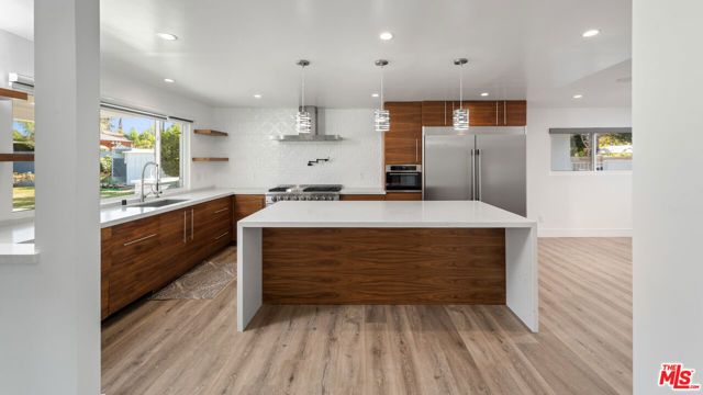 6228 Sale Avenue, Woodland Hills (los Angeles), CA 91367